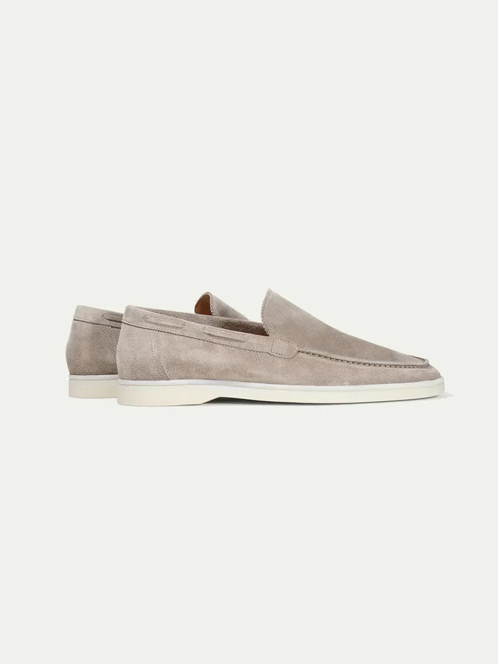 Mocassin en daim classique gris clair